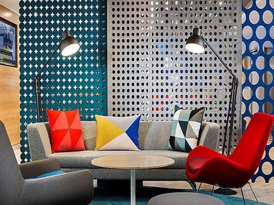 Фото Holiday Inn Express Amsterdam - North Riverside