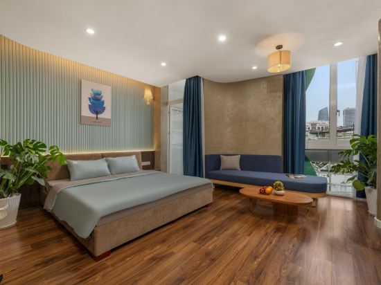 Фото Q Hotel & Apartment