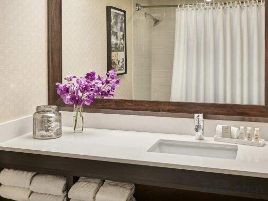 Фото Renaissance Los Angeles Airport Hotel