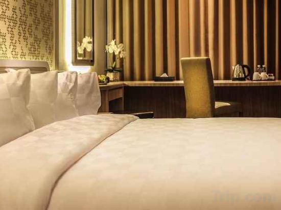 Фото M Premiere Hotel