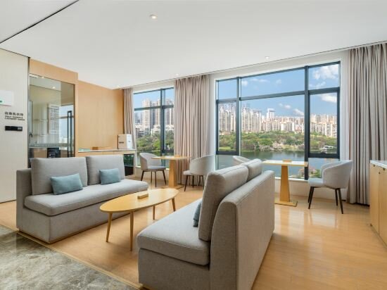 Фото Foshan Virtuous World Hotel