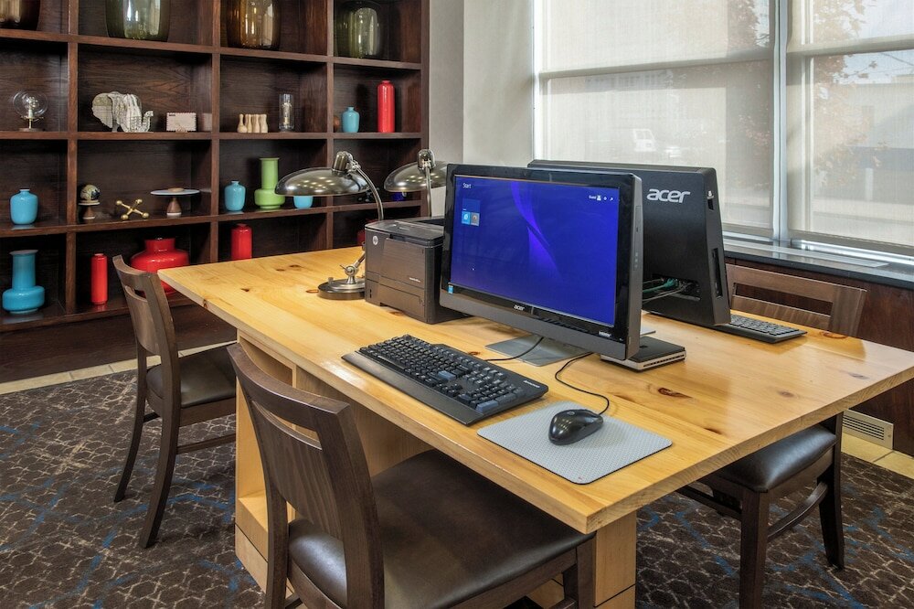 Фото Four Points by Sheraton Philadelphia City Center