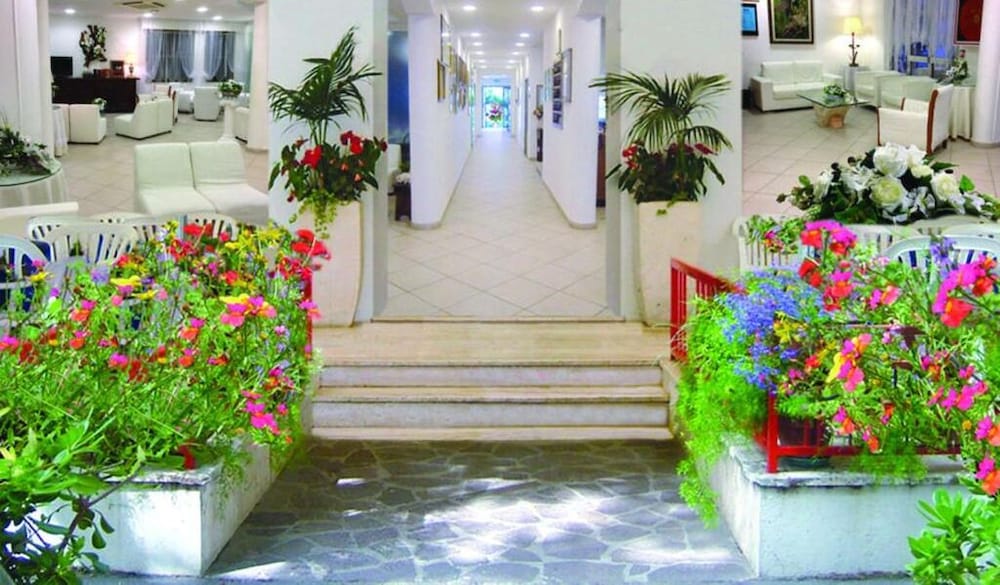 Фото Noi Due Hotel