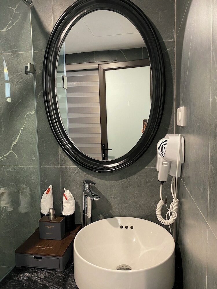 Фото Aquarius Premium Hotel