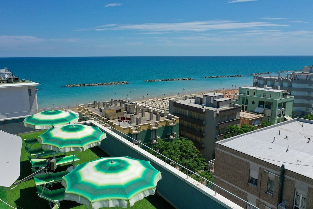 Фото Amadei Hotel Figaro & Apartments