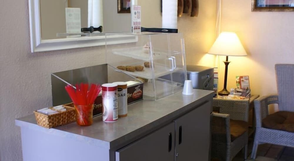 Фото Heritage Inn San Diego