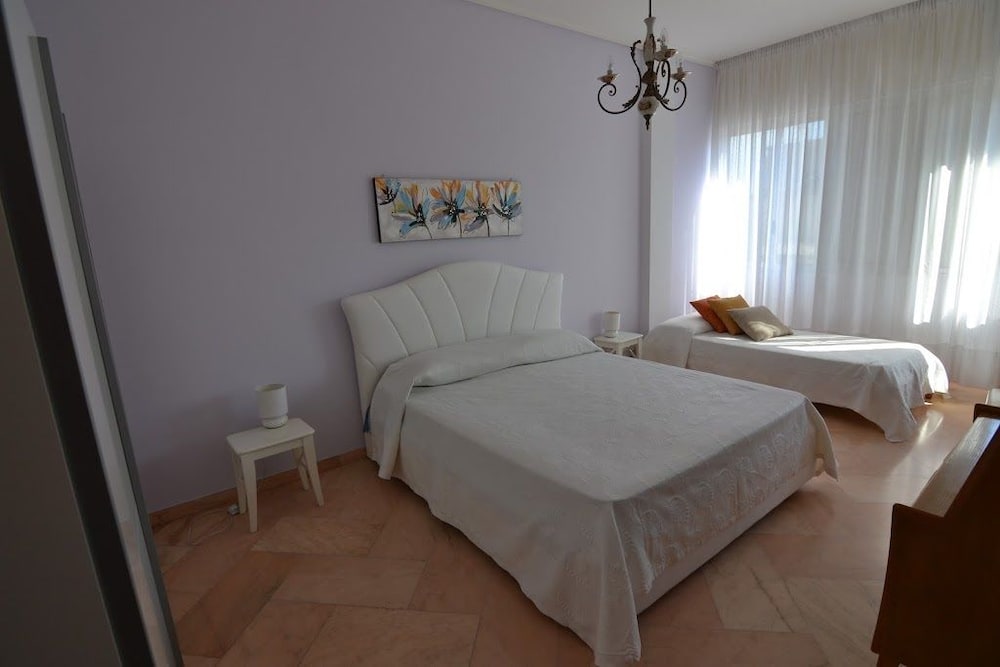 Фото B&b Domus Lupiae