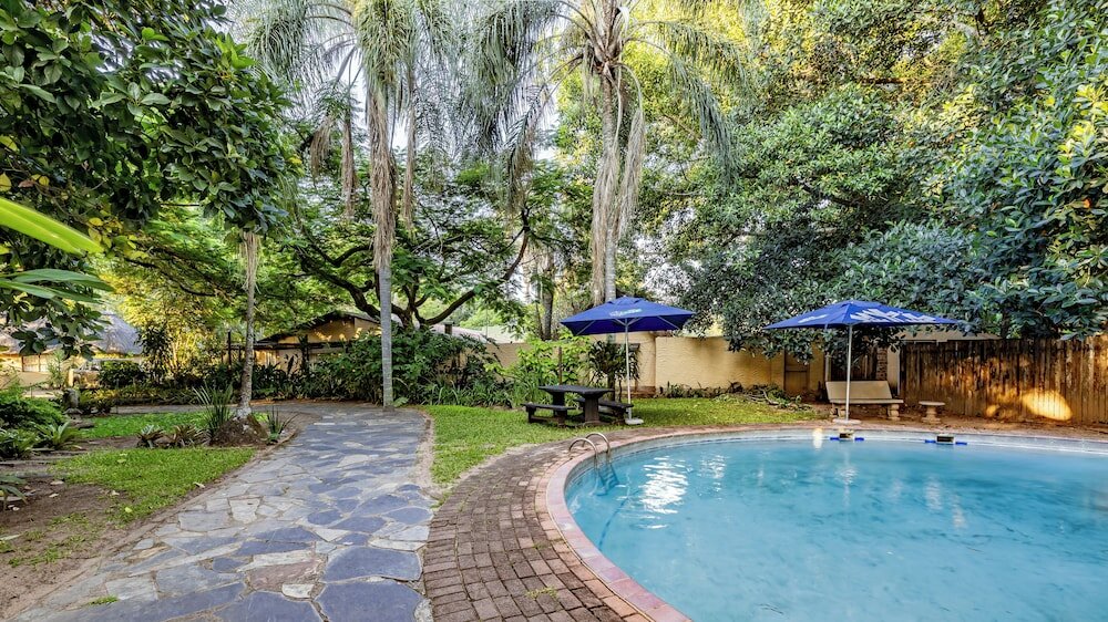 Фото Hotel Numbi and Garden Suites