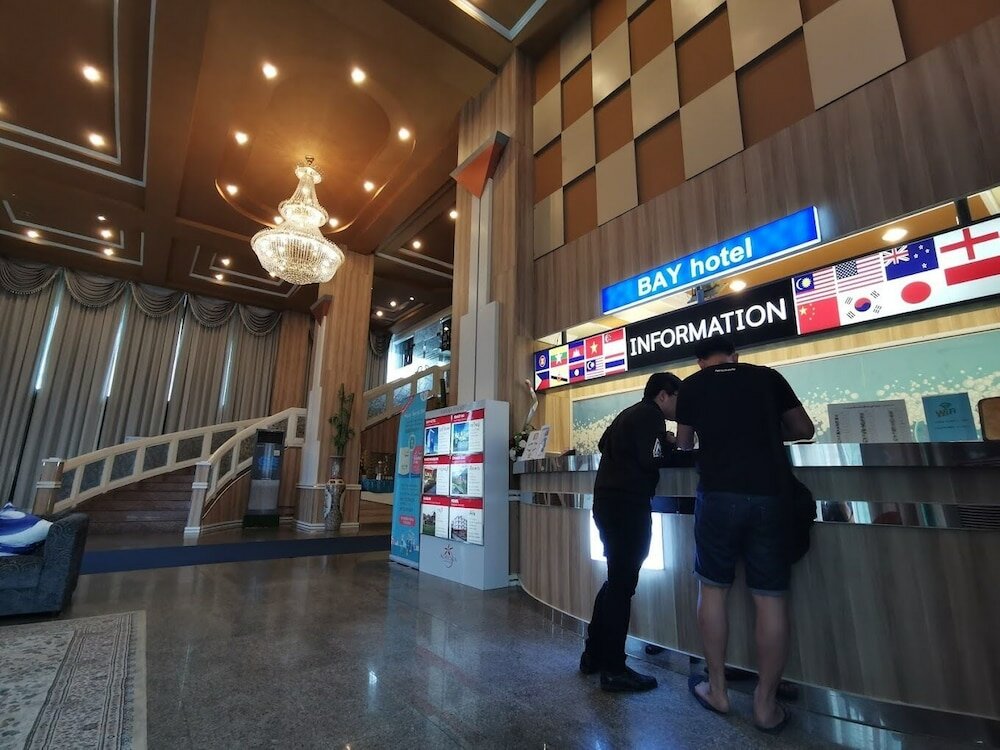 Фото Bay Hotel Srinakarin