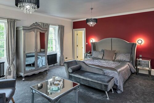 Гостиница Weetwood Hall Conference Centre & Hotel в Лидсе