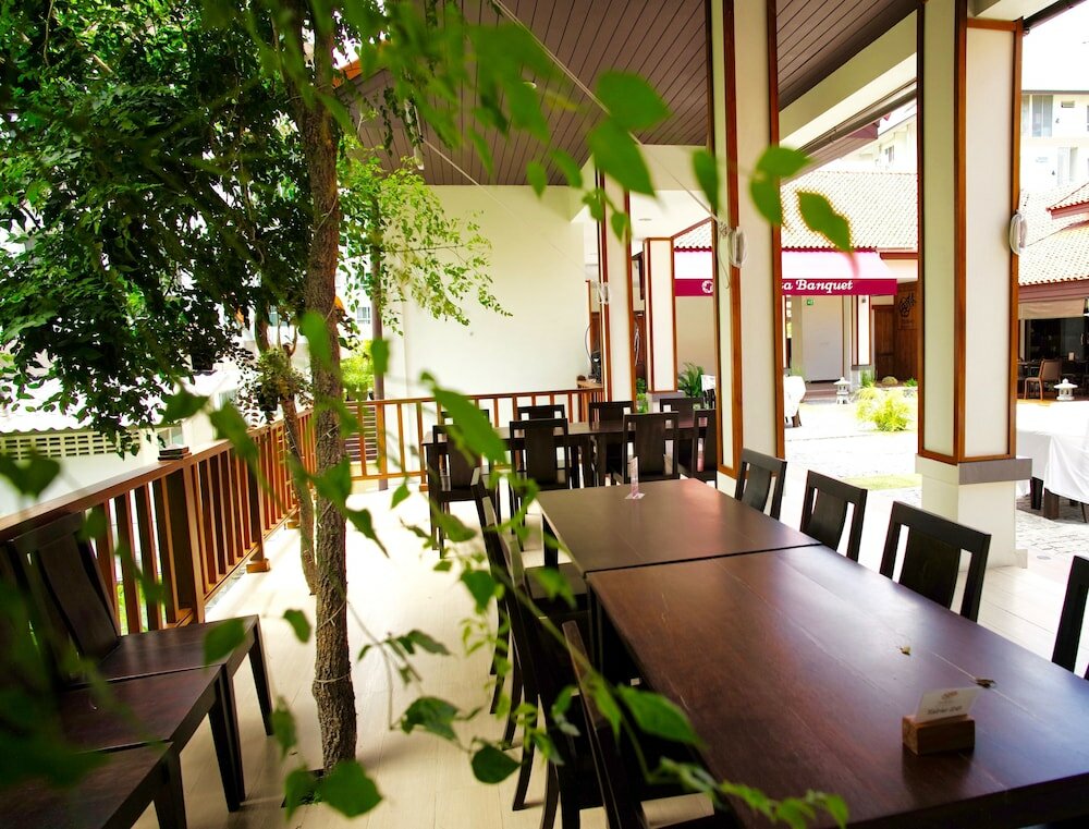 Фото J. Park Hotel