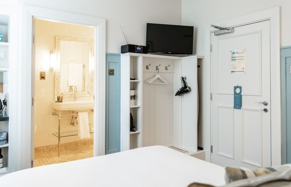 Фото Didsbury House Hotel