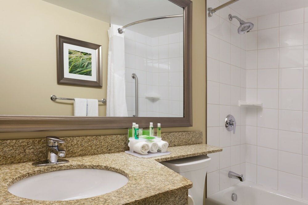 Фото Holiday Inn Express & Suites Fredericton