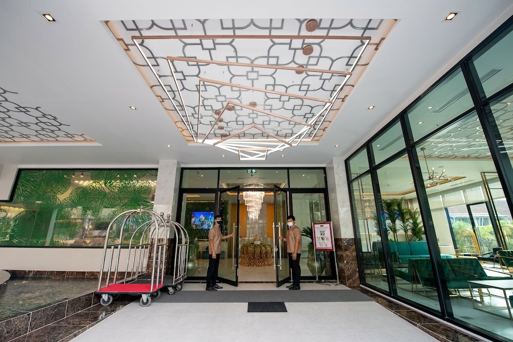 Фото Pattaya Discovery Beach Hotel