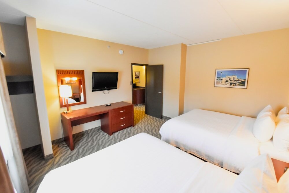 Фото Canad Inns Destination Centre Garden City