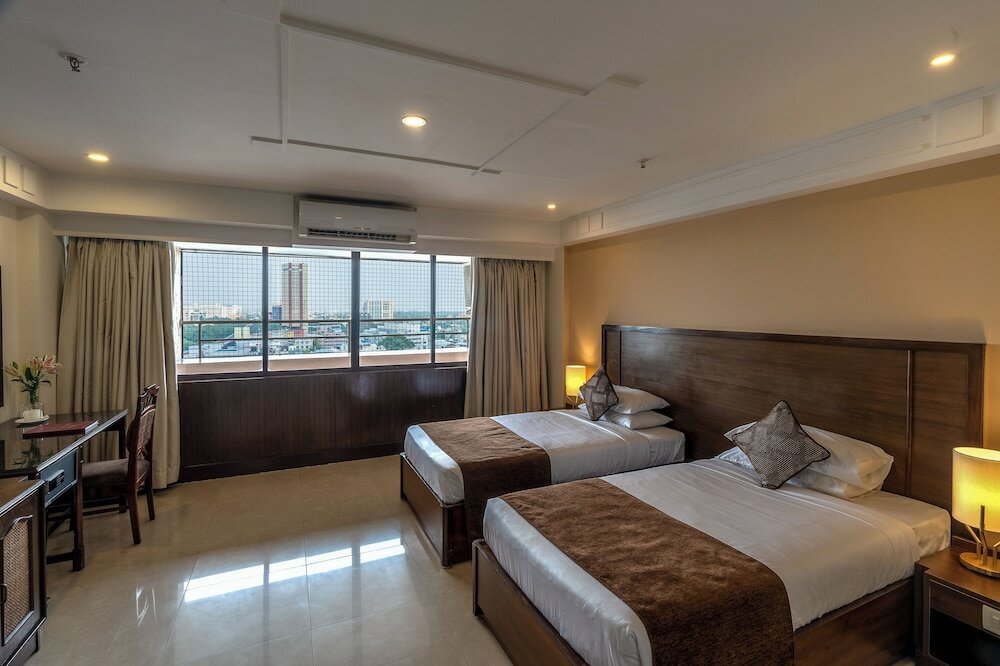 Фото Hotel Ivory Tower