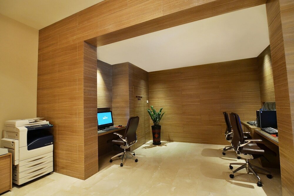 Фото Courtyard by Marriott Kunshan Hotel