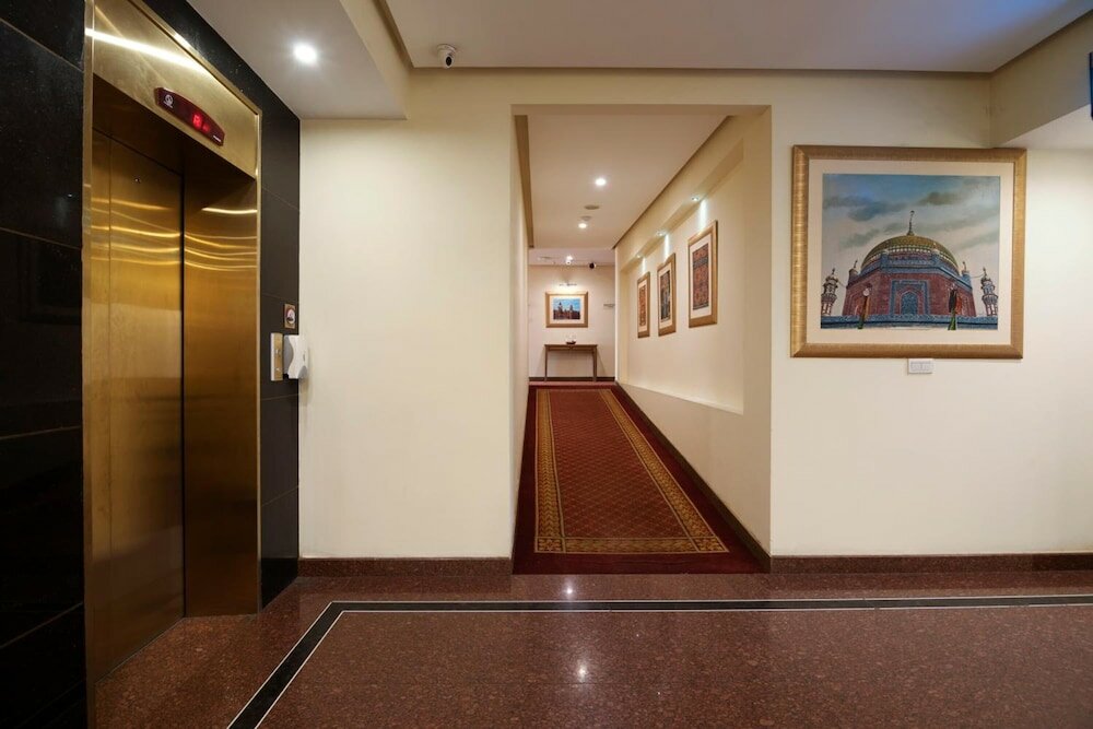 Фото Отель One Tariq Road