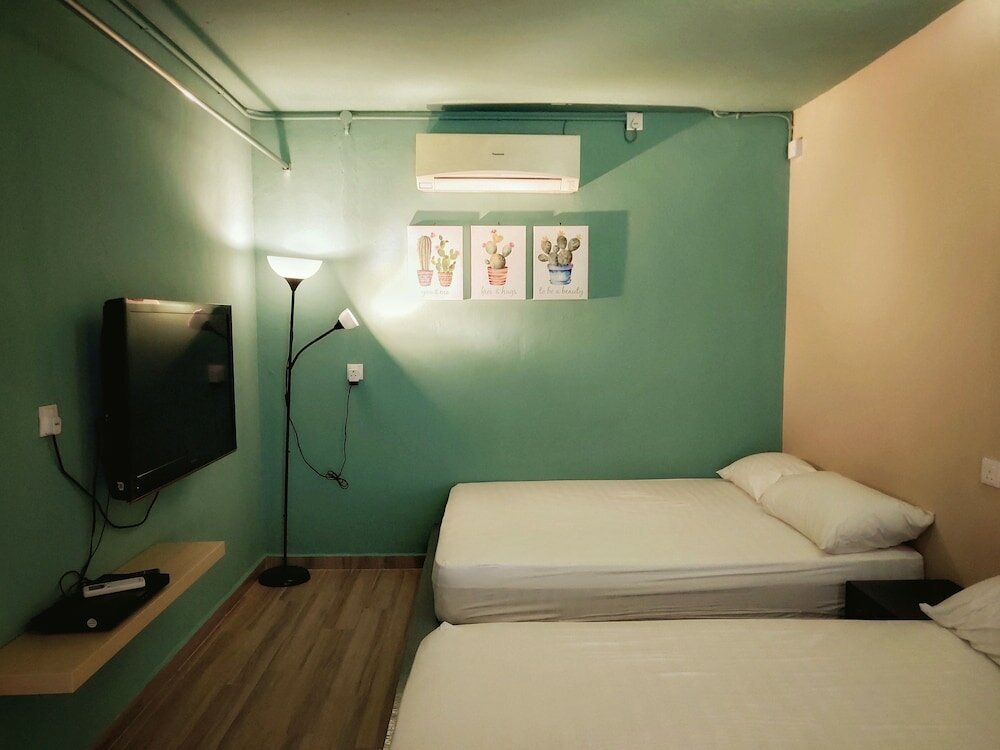 Фото Beds In Garden Hostel Sdn Bhd
