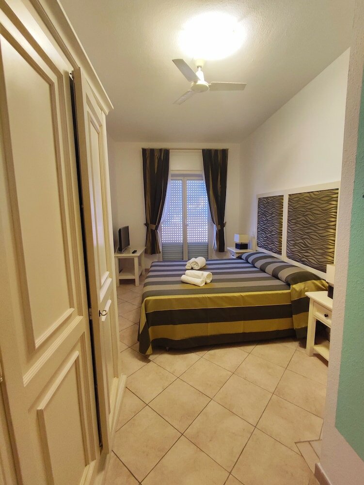 Фото Hotel Gabbiano - Agenzia Isola Rossa