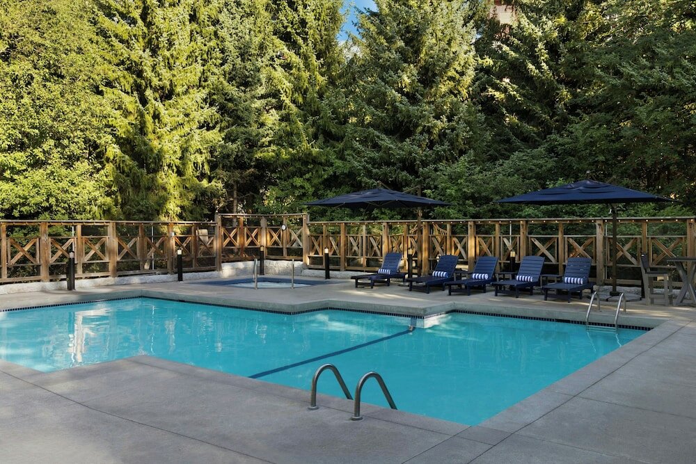 Фото Delta Hotels by Marriott Whistler Village Suites