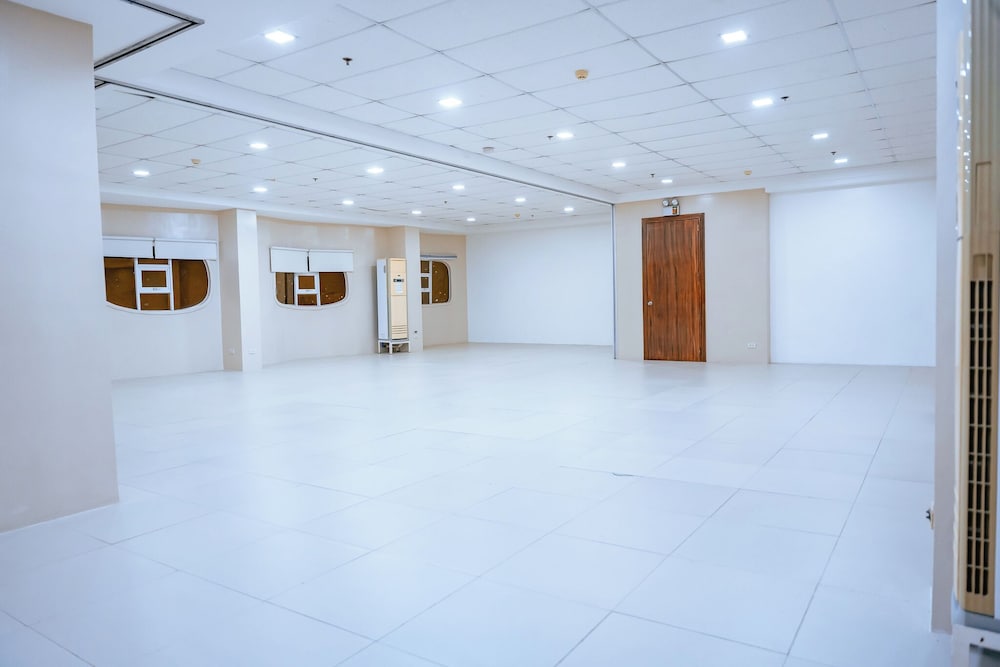 Фото S Hotel and Residences