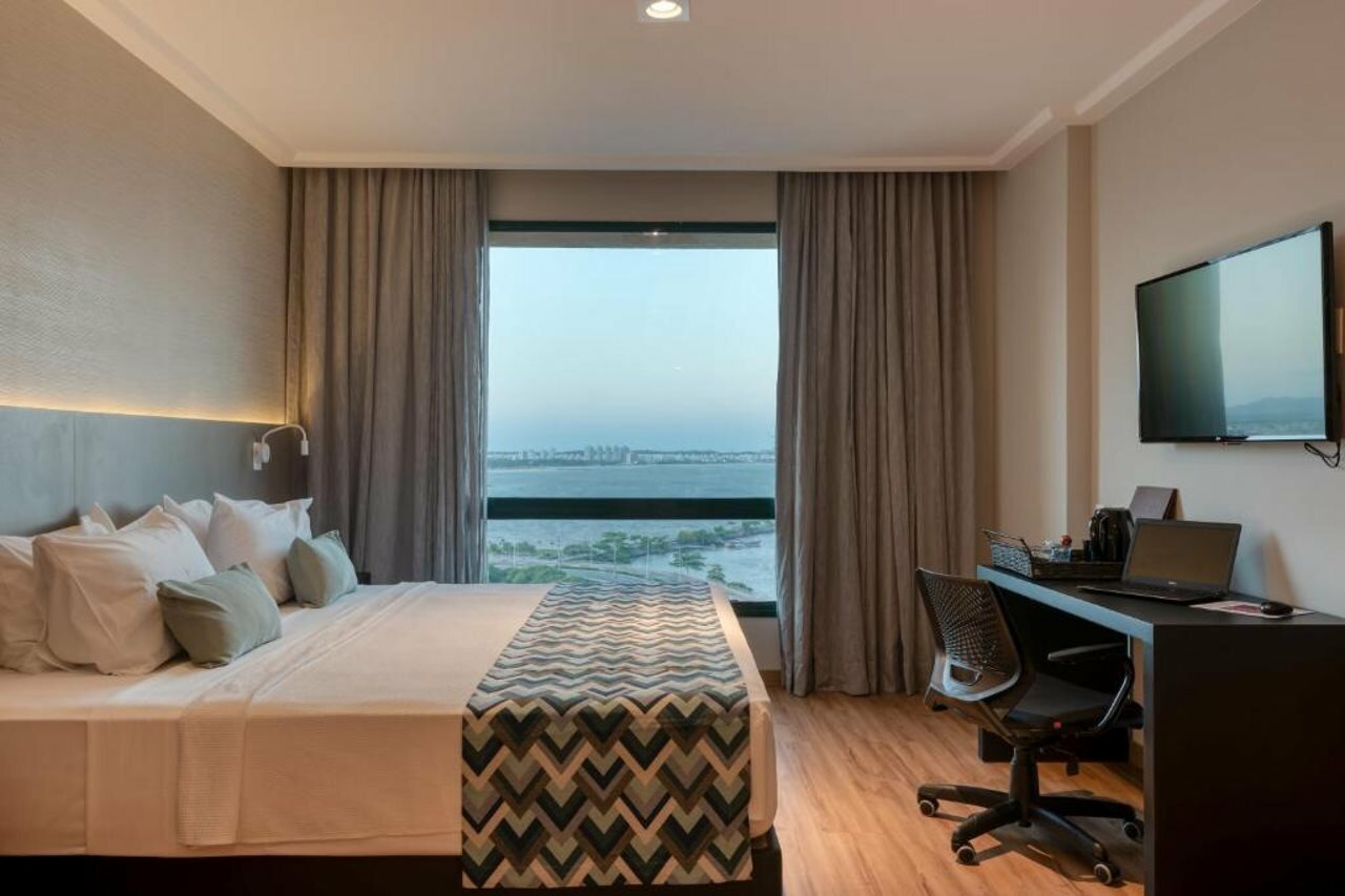 Фото Comfort Suites Vitoria