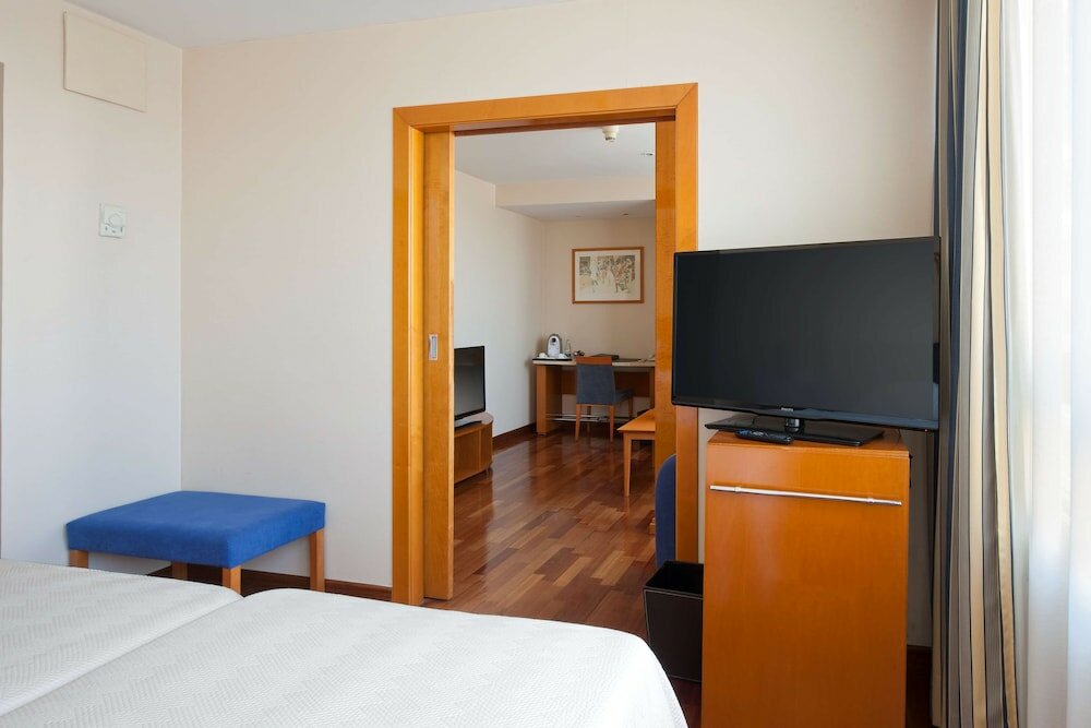 Фото Nh Castellón Mindoro Hotel