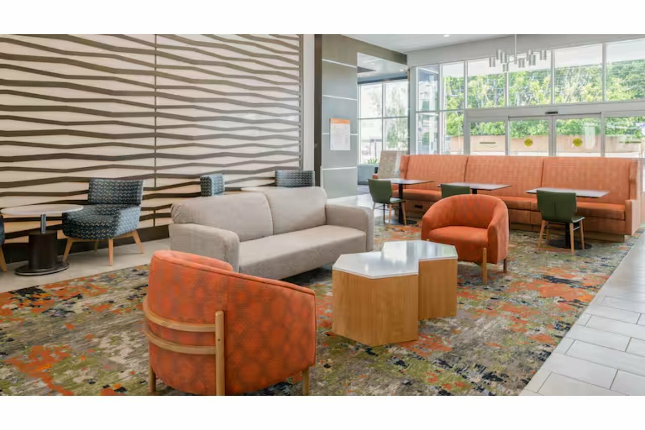 Фото Holiday Inn Express North Hollywood - Burbank Area, an Ihg Hotel