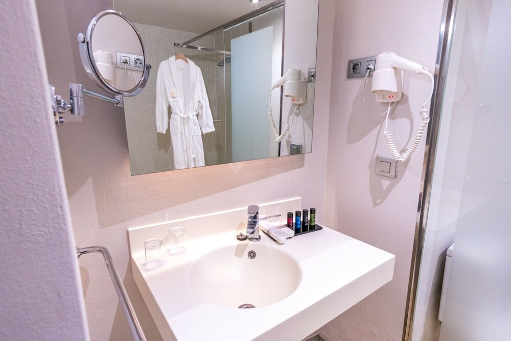 Фото Hotel Madanis