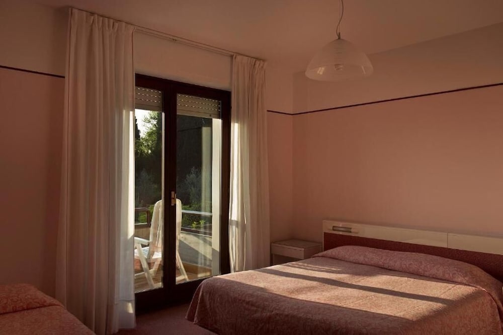 Фото Hotel Désirée