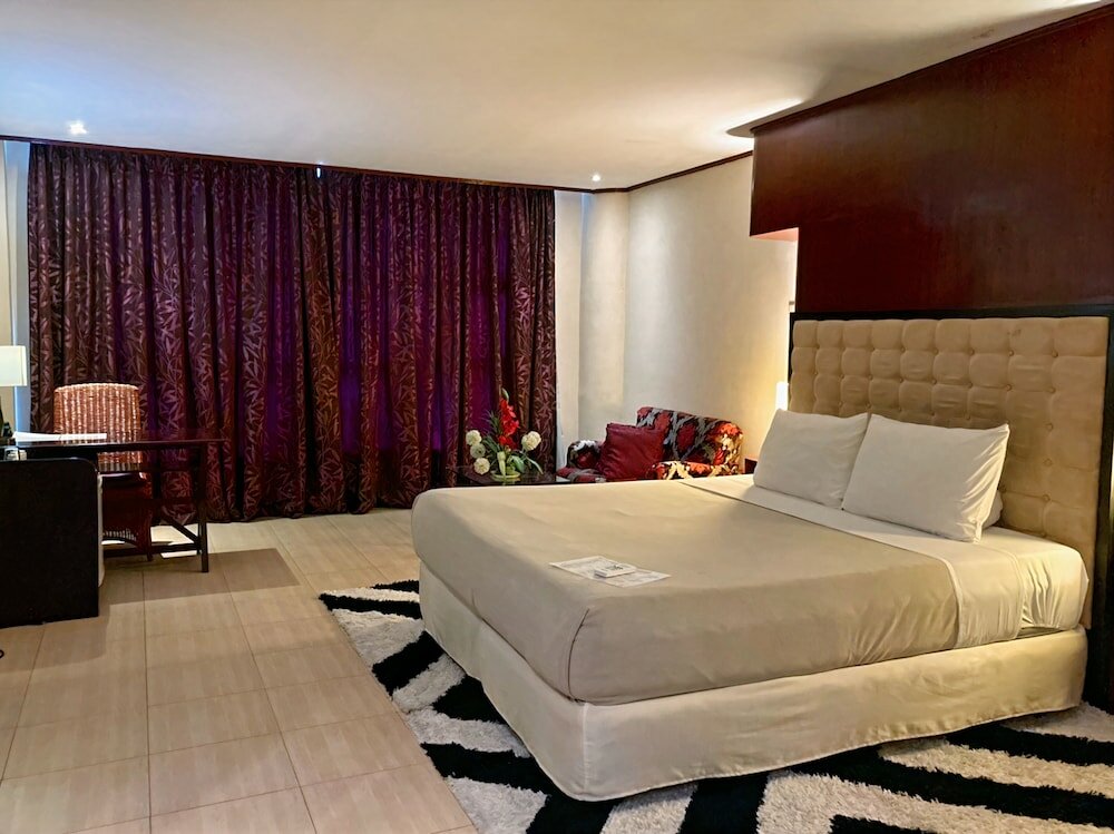 Фото Dulcinea Hotel and Suites