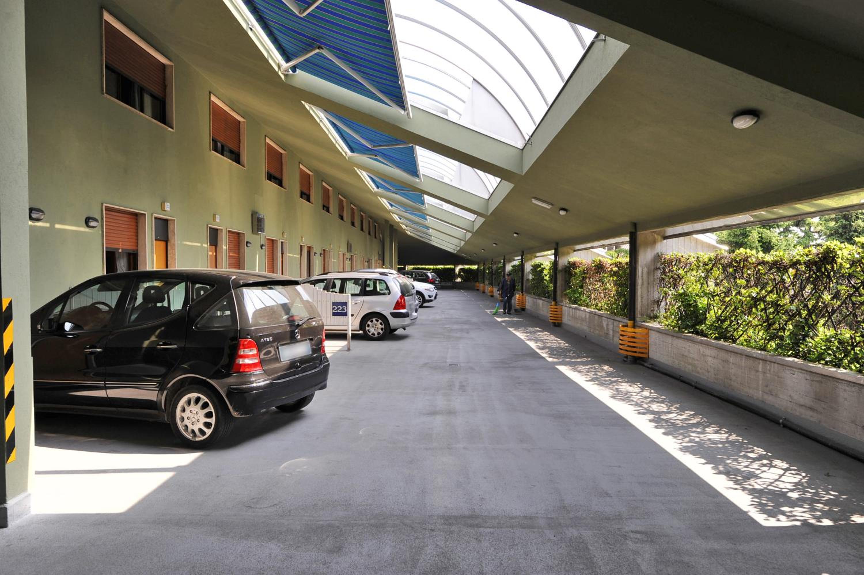 Фото Hotel Motel City