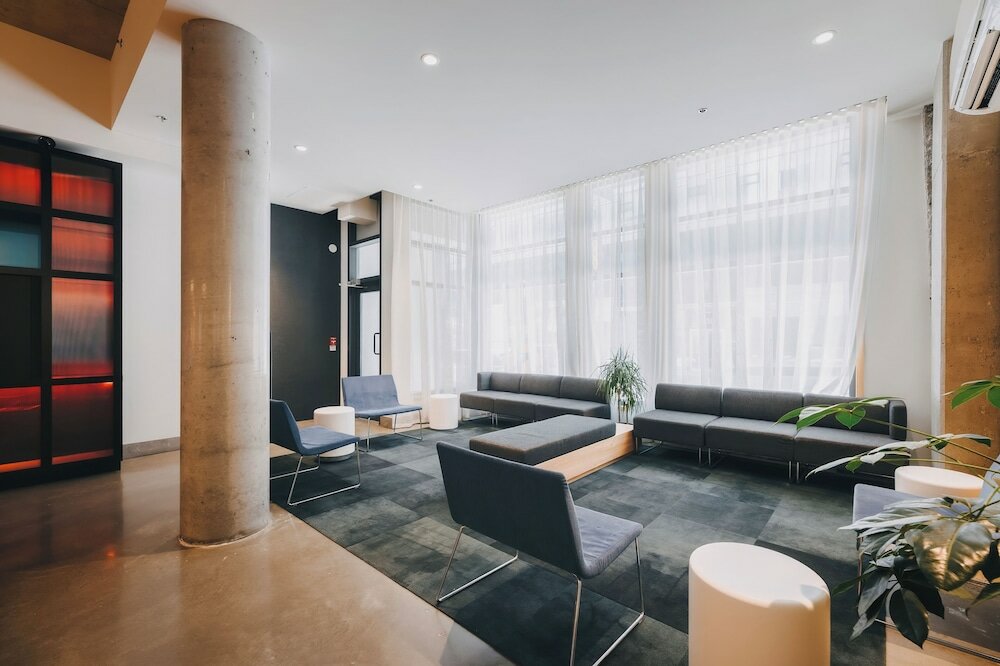 Фото Hotel Le Dauphin Montreal Centre Ville