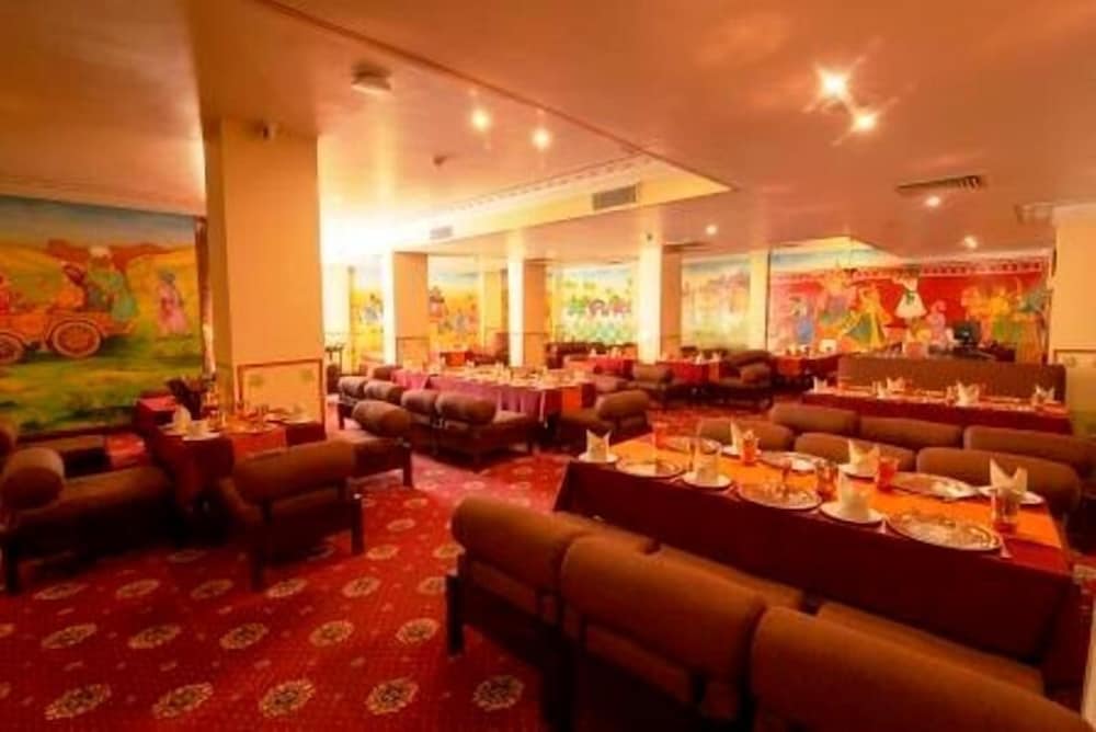 Фото Dynasty Hotel