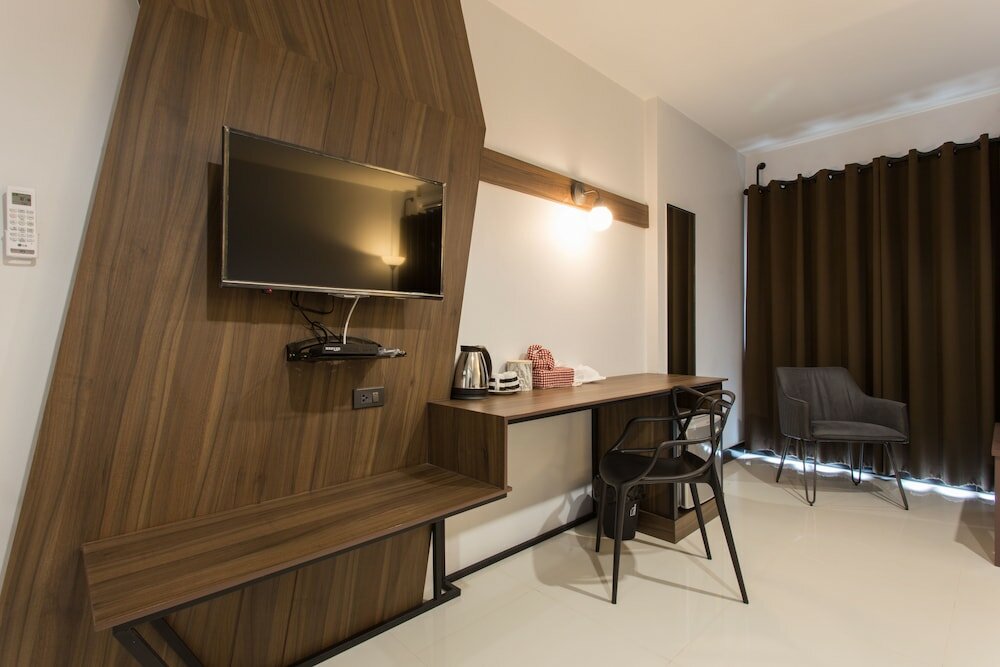 Фото Well Timed Hotel