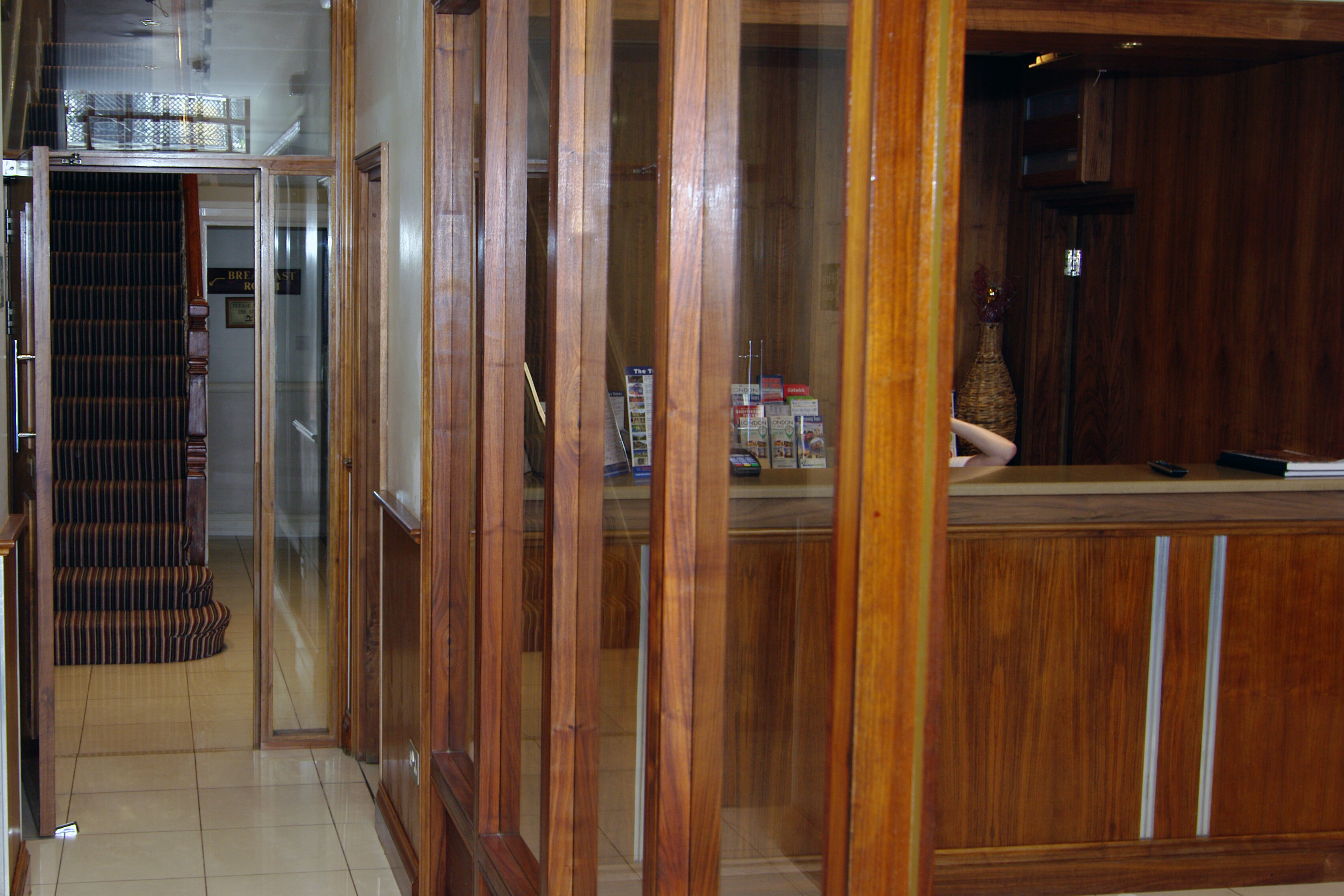 Фото Westbury Hotel Kensington