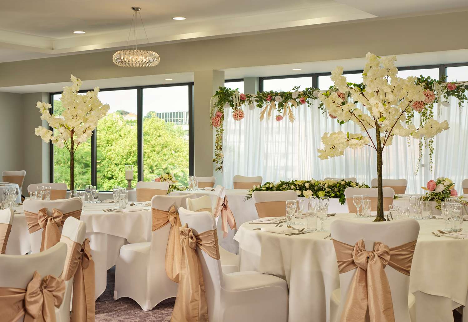 Фото DoubleTree by Hilton Hotel Lincoln