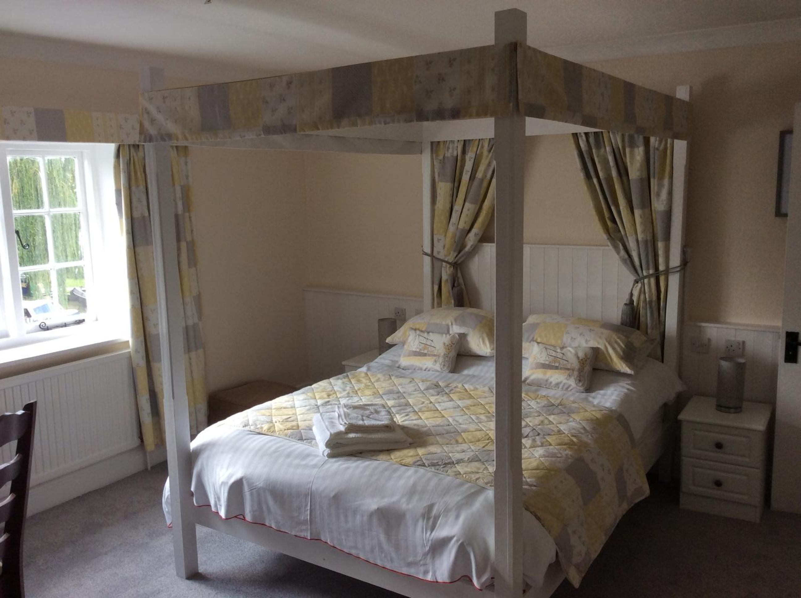Фото The Highwayman Hotel