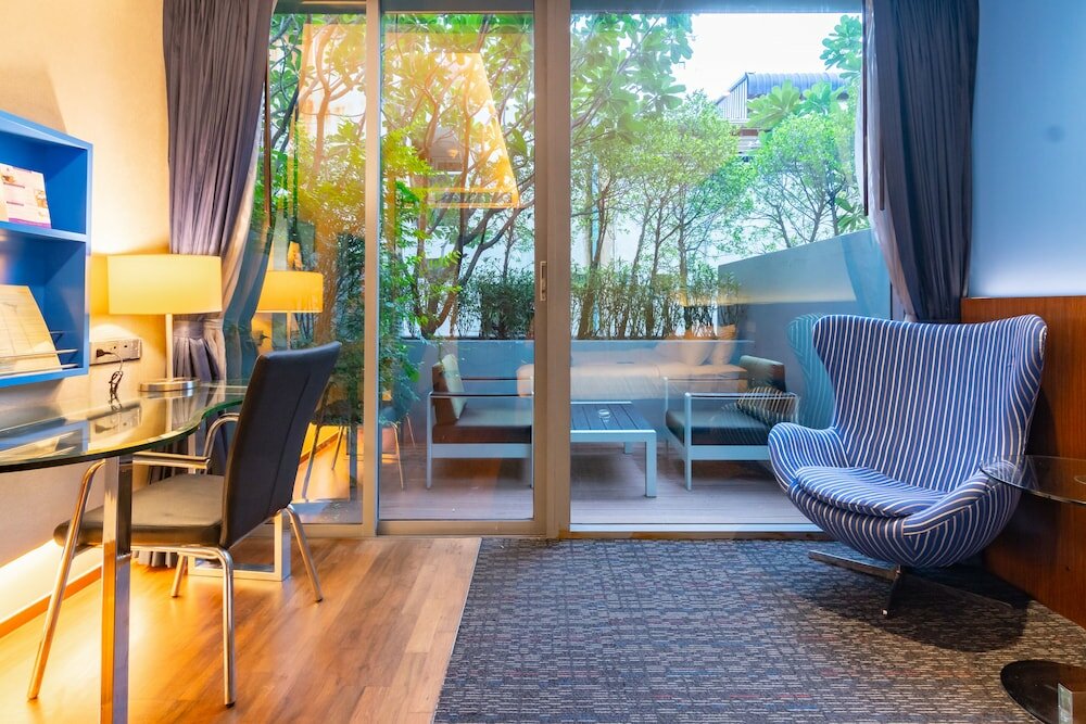 Фото Galleria 10 Hotel Bangkok by Compass Hospitality