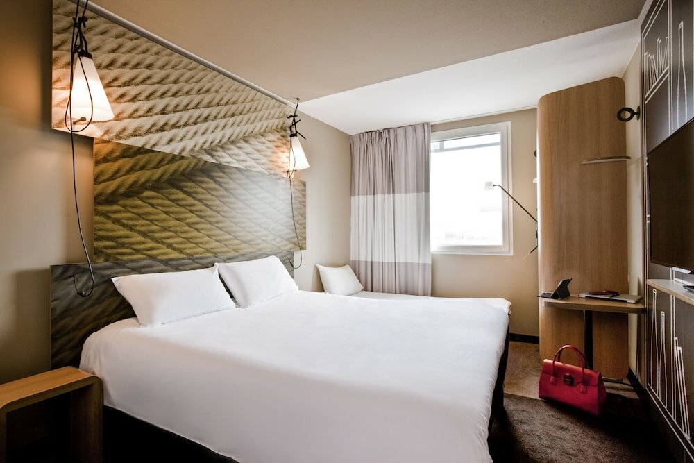 Фото Ibis London Docklands Canary Wharf