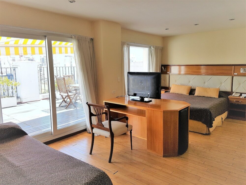 Фото Embajador Hotel