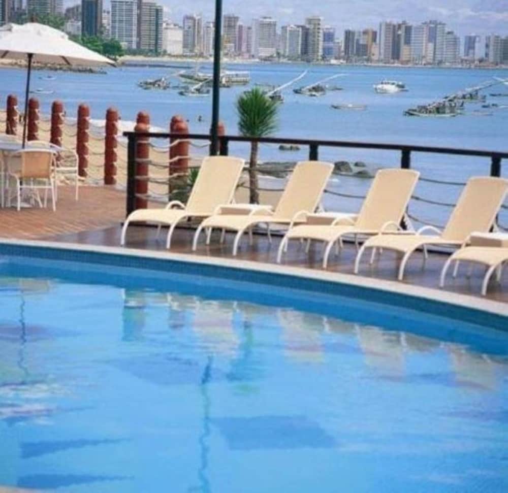 Фото Iate Plaza Hotel