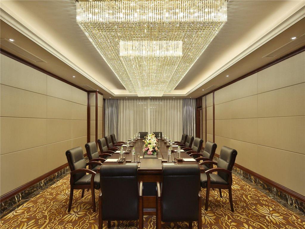 Фото Howard Johnson Zunyue Hotel Chengdu