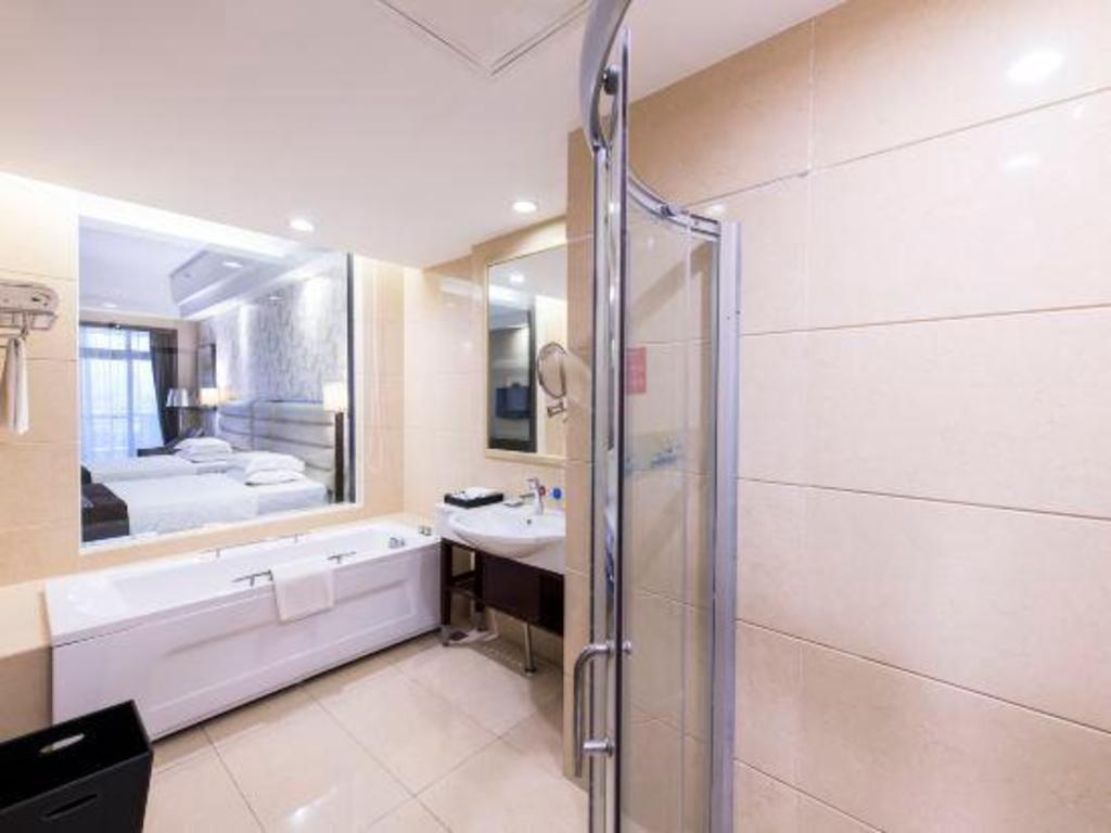 Фото Country Garden Phoenix Hotel Lechang