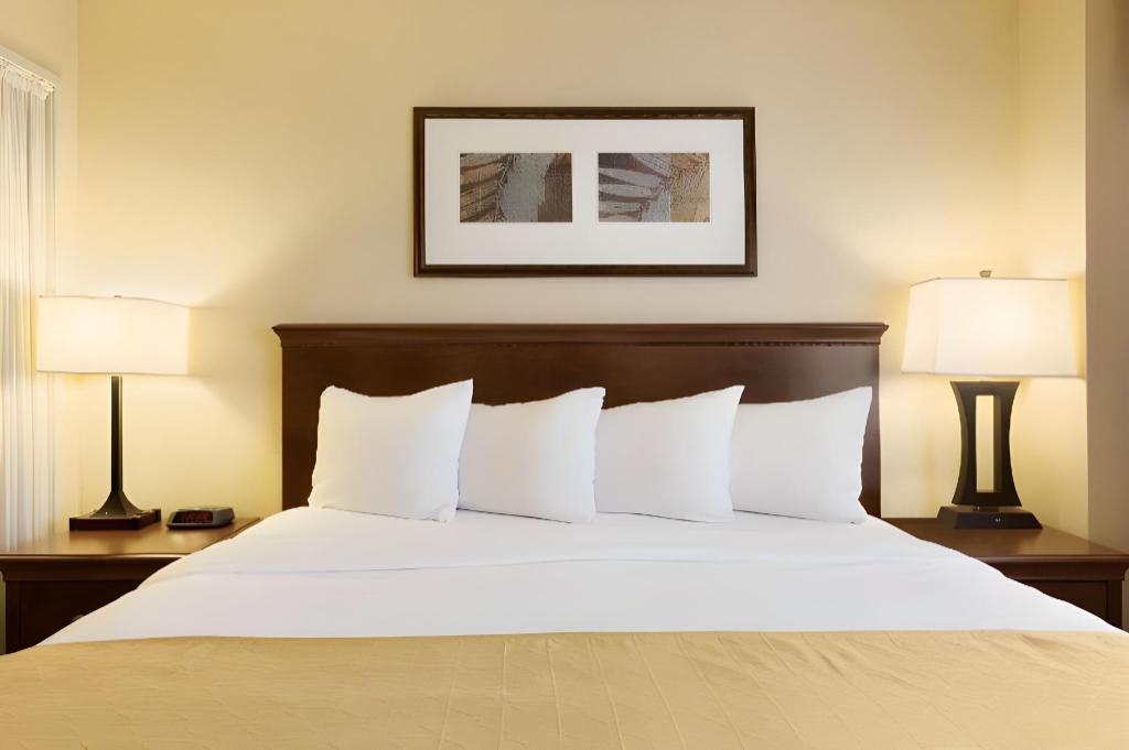 Фото Country Inn & Suites by Radisson, Rochester, Mn