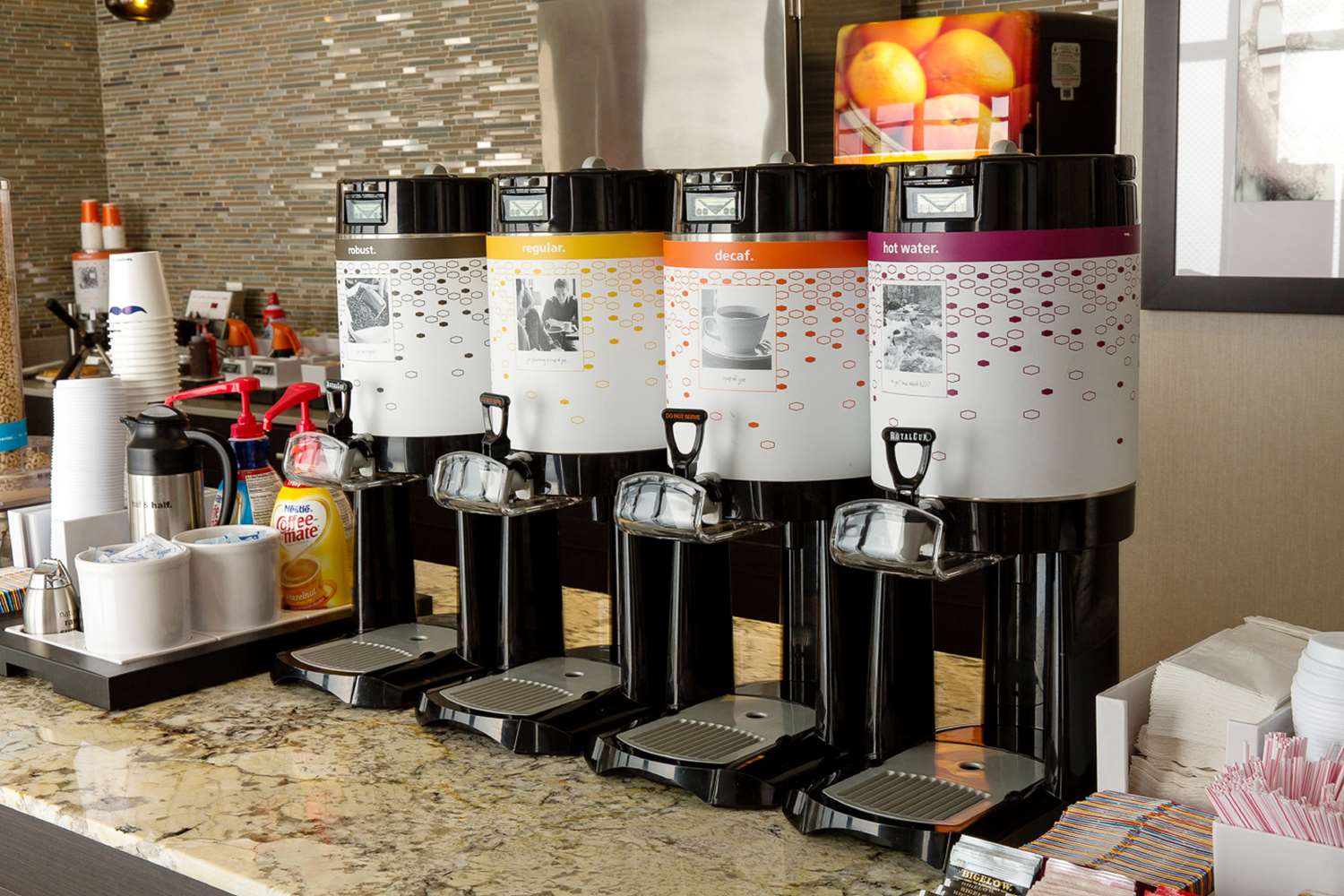 Фото Hampton Inn & Suites Dallas Downtown