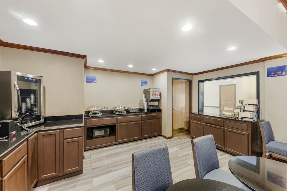 Фото Best Western Alamo Suites