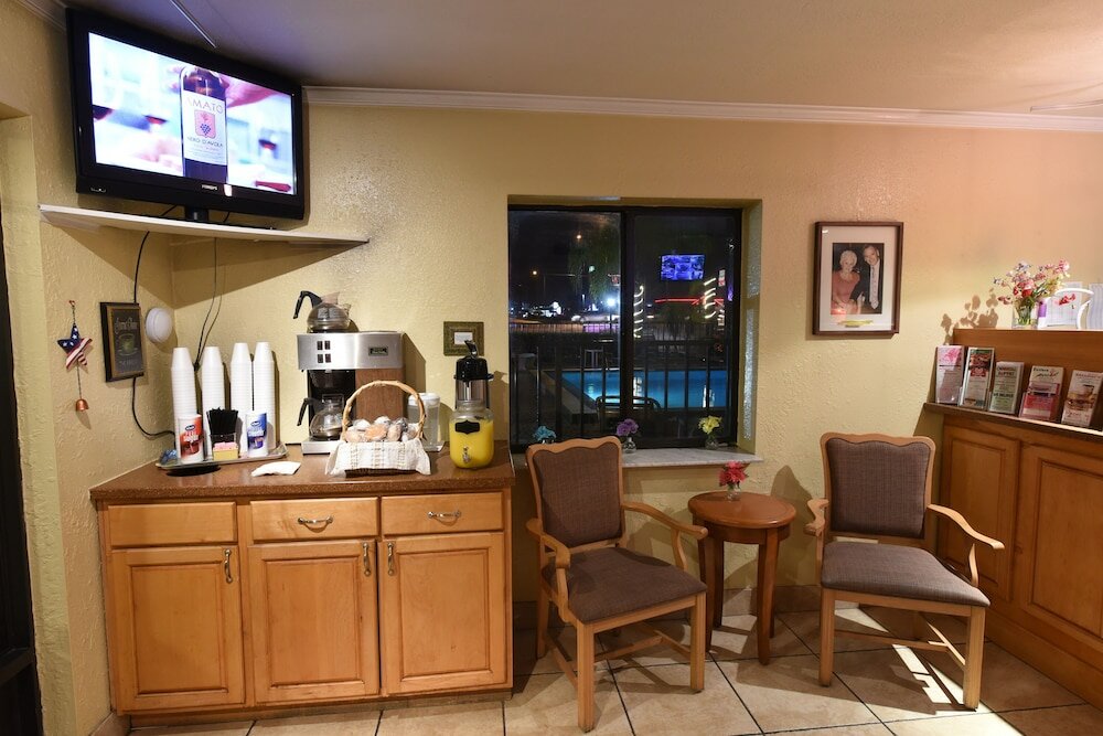 Фото Golden Link Resort Motel