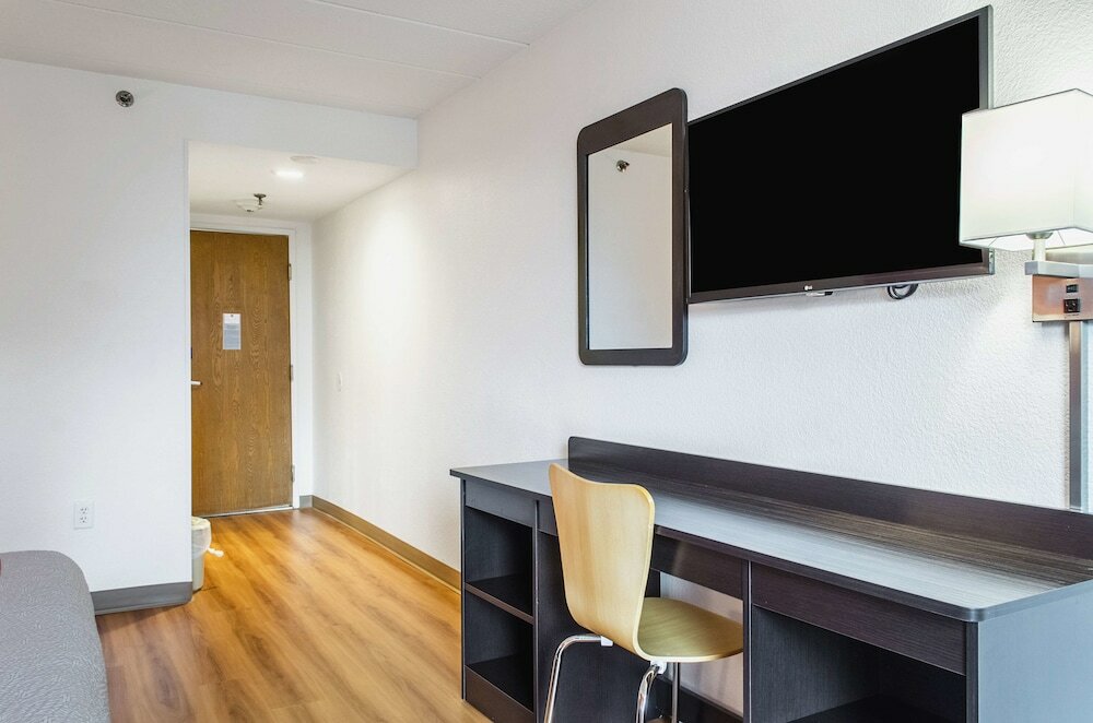 Фото Motel 6 Brockton, Ma